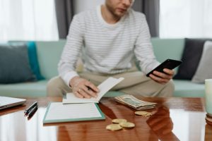 Người chơi lập kế hoạch ngân sách trước khi chơi nổ hũ