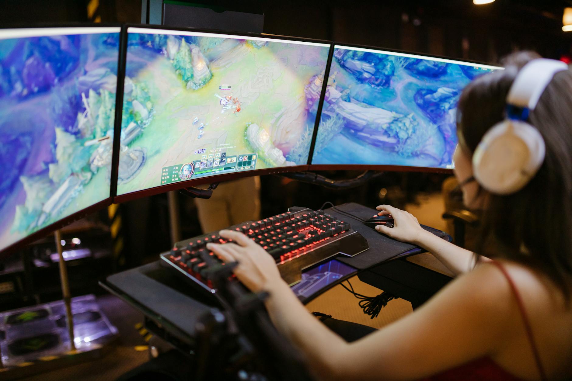 Màn hình máy tính hiển thị game bắn cá với bố cục dễ quan sát